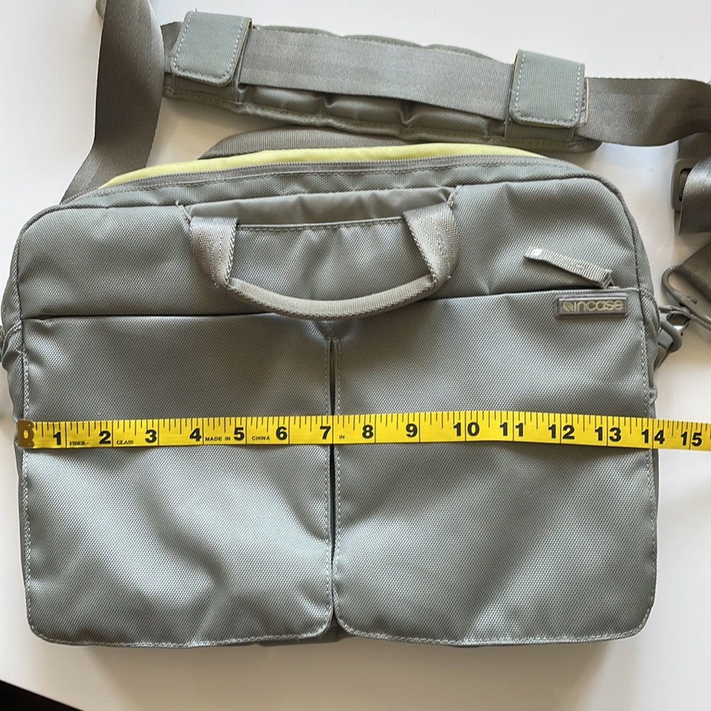 Incase laptop bag - Picture 2 of 5